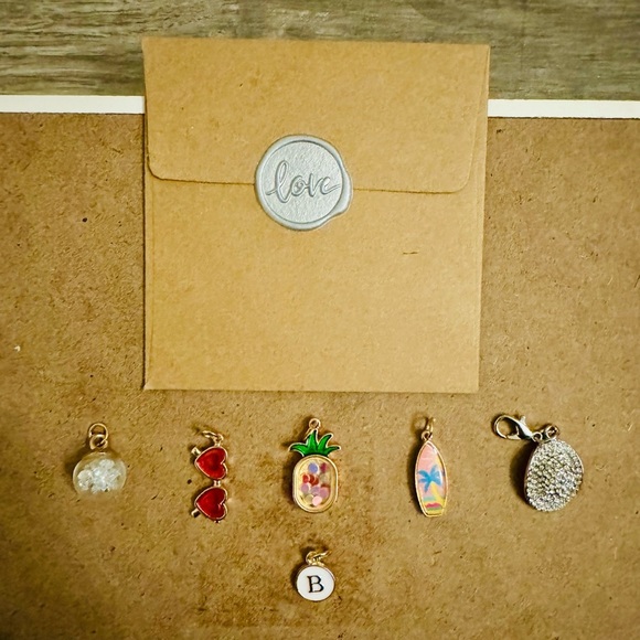 NWT Barbie Movie Inspired “Barbie Vintage Vibes” Series#11 ~ Charms Only ~SZ:OS - Picture 3 of 11